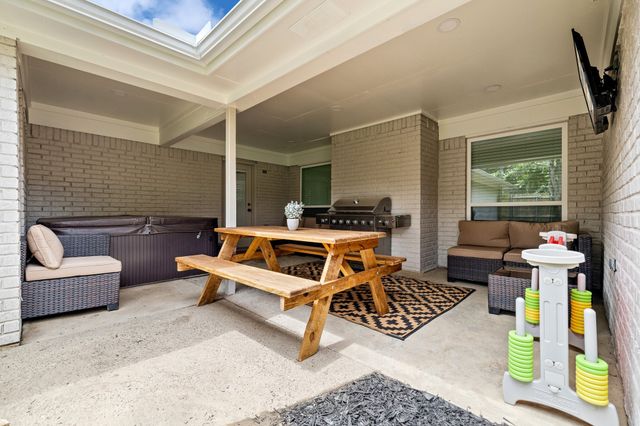 2409 Pebblebrook Court, Grand Prairie, TX 75050