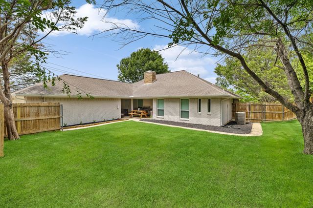 2409 Pebblebrook Court, Grand Prairie, TX 75050