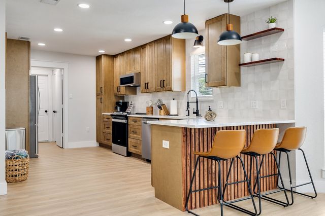 2409 Pebblebrook Court, Grand Prairie, TX 75050