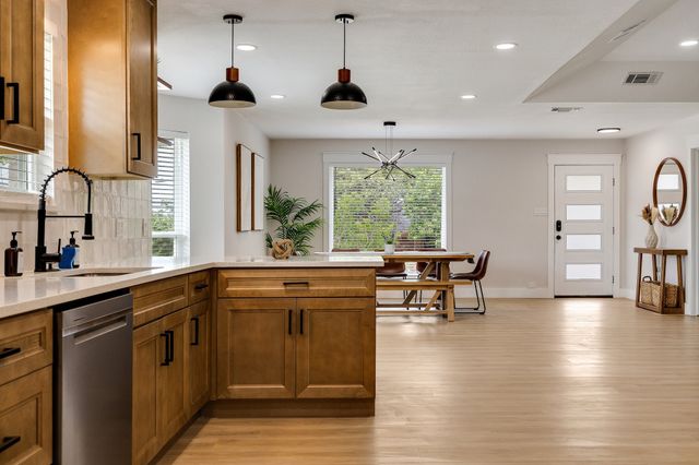 2409 Pebblebrook Court, Grand Prairie, TX 75050