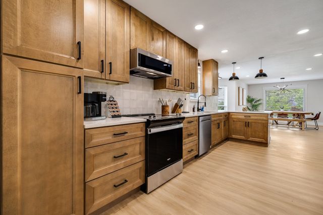 2409 Pebblebrook Court, Grand Prairie, TX 75050