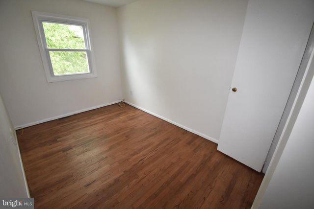 216 E PEARL ST, Burlington, NJ 08016