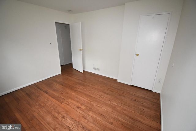 216 E PEARL ST, Burlington, NJ 08016