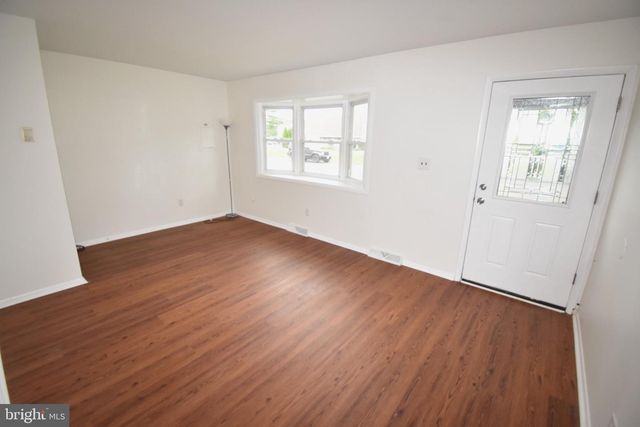 216 E PEARL ST, Burlington, NJ 08016