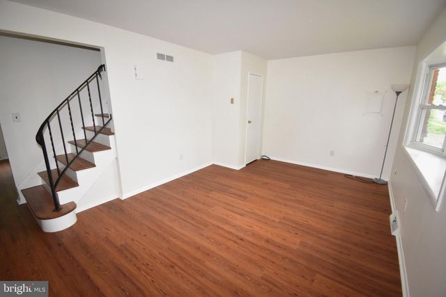 216 E PEARL ST, Burlington, NJ 08016