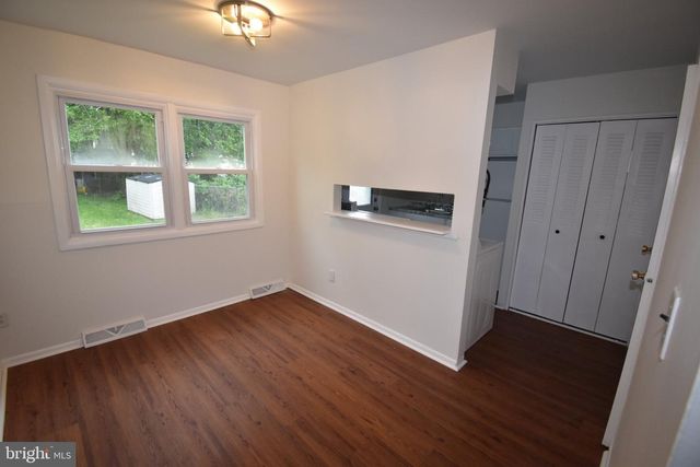 216 E PEARL ST, Burlington, NJ 08016