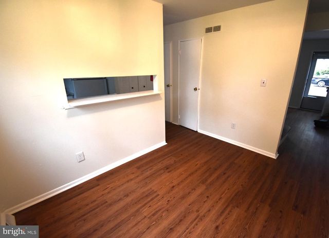 216 E PEARL ST, Burlington, NJ 08016