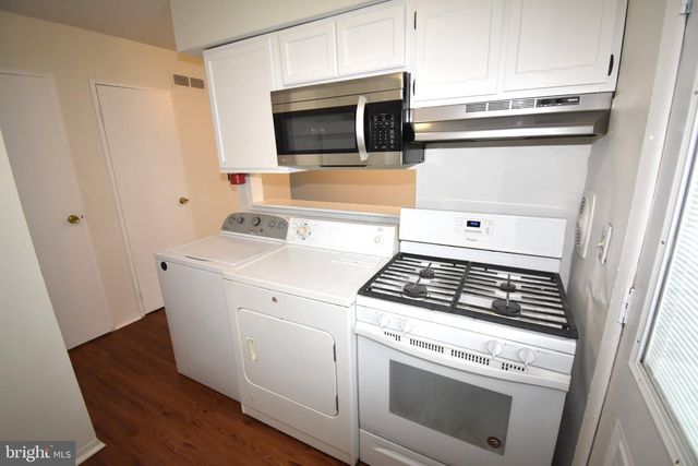 216 E PEARL ST, Burlington, NJ 08016