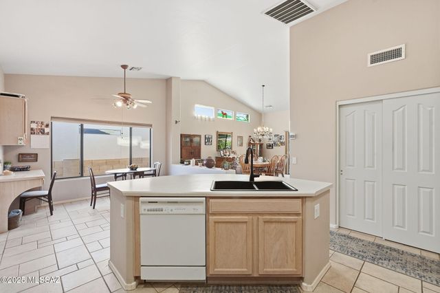 37794 S Skyline Drive, Tucson, AZ 85739