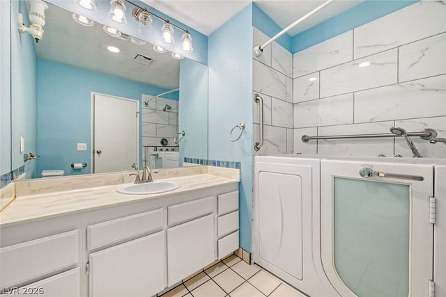 584 Mona Lane, Henderson, NV 89015