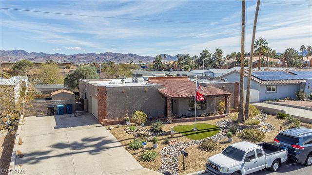 584 Mona Lane, Henderson, NV 89015