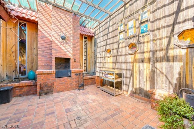 584 Mona Lane, Henderson, NV 89015