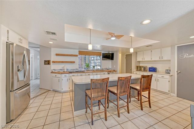 584 Mona Lane, Henderson, NV 89015