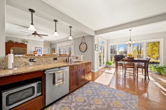 2005 Wyndamere Lane, Paris, KY 40361