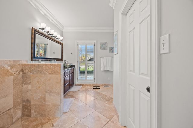 2005 Wyndamere Lane, Paris, KY 40361