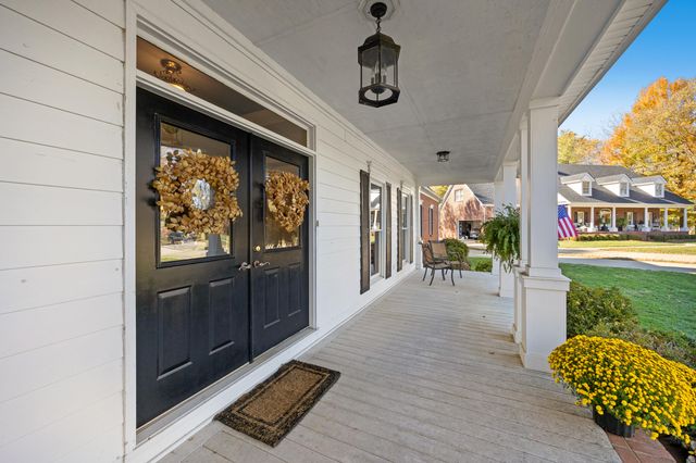 2005 Wyndamere Lane, Paris, KY 40361