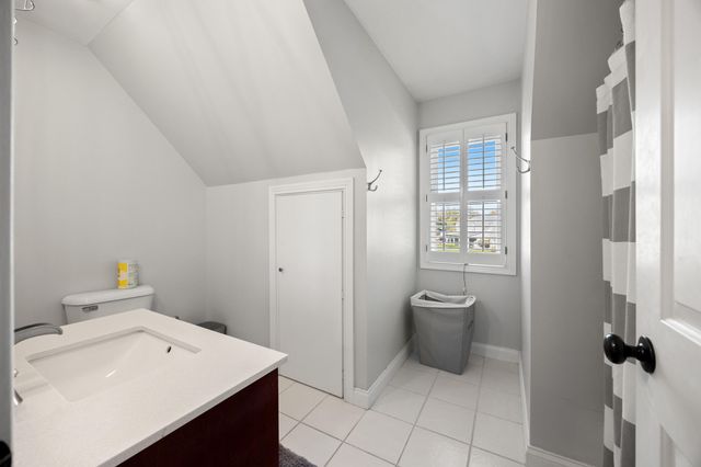 2005 Wyndamere Lane, Paris, KY 40361