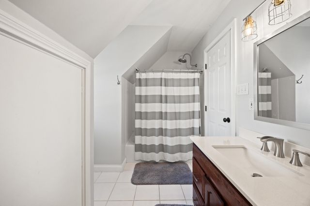 2005 Wyndamere Lane, Paris, KY 40361