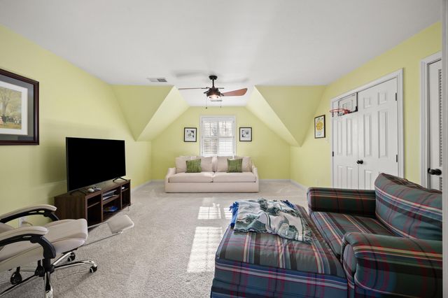 2005 Wyndamere Lane, Paris, KY 40361