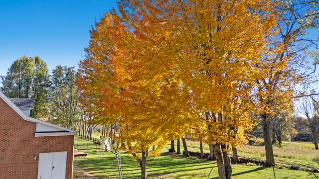 2005 Wyndamere Lane, Paris, KY 40361