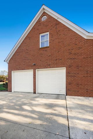 2005 Wyndamere Lane, Paris, KY 40361