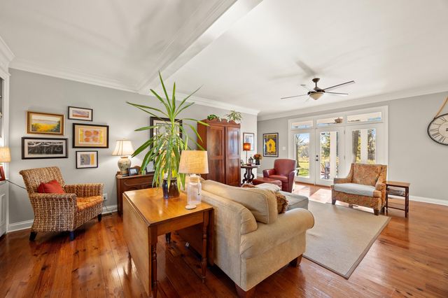 2005 Wyndamere Lane, Paris, KY 40361