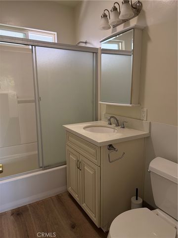 1340 N Buena Vista A, Burbank, CA 91505