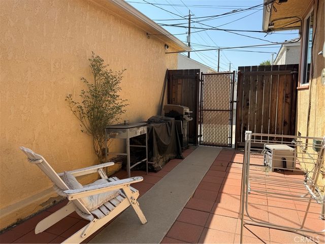 1340 N Buena Vista A, Burbank, CA 91505
