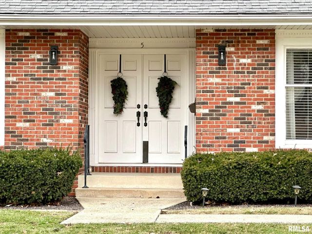 5 Book Lane, Jacksonville, IL 62650