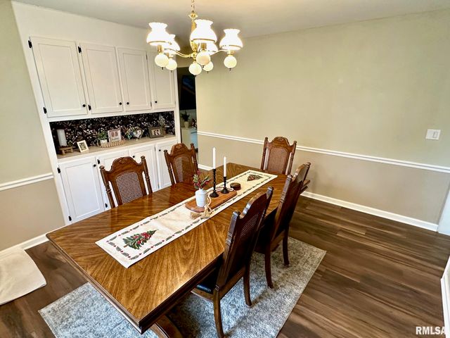 5 Book Lane, Jacksonville, IL 62650