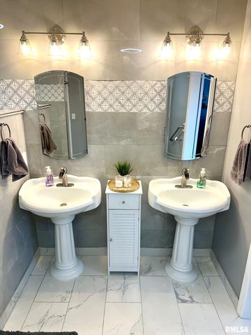 5 Book Lane, Jacksonville, IL 62650