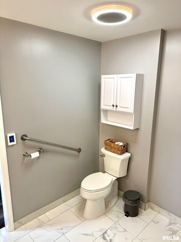 5 Book Lane, Jacksonville, IL 62650