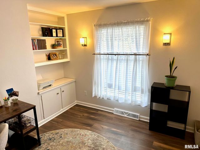 5 Book Lane, Jacksonville, IL 62650