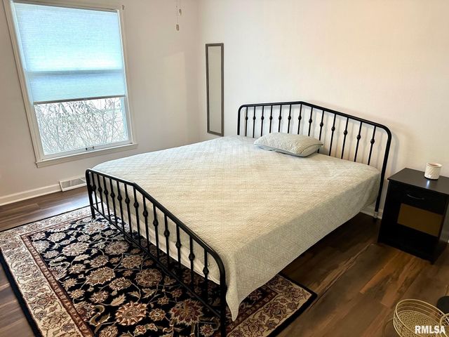 5 Book Lane, Jacksonville, IL 62650