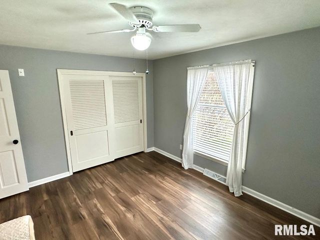 5 Book Lane, Jacksonville, IL 62650