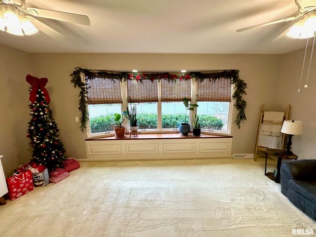 5 Book Lane, Jacksonville, IL 62650