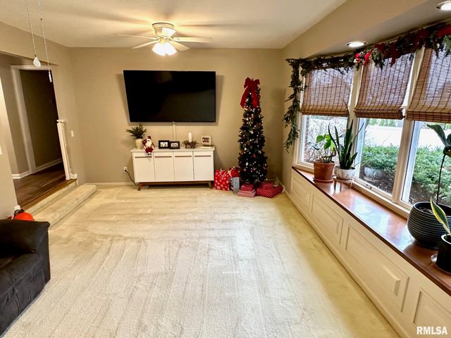 5 Book Lane, Jacksonville, IL 62650