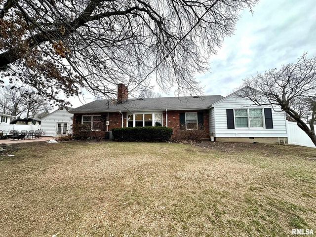 5 Book Lane, Jacksonville, IL 62650