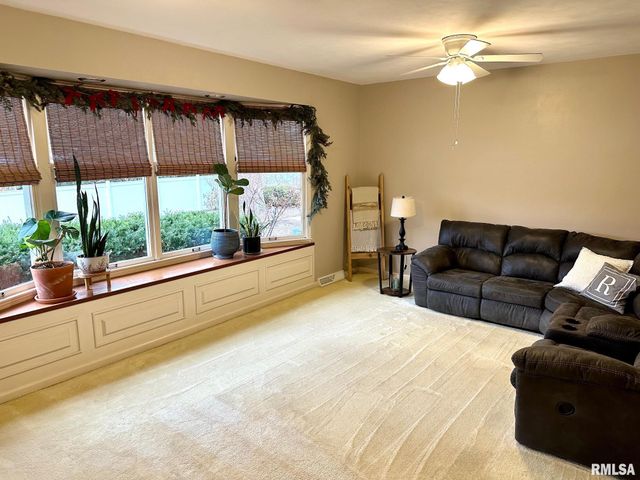 5 Book Lane, Jacksonville, IL 62650