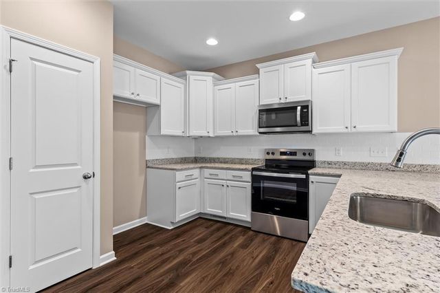 6055 Frye Bridge Road, Clemmons, NC 27012