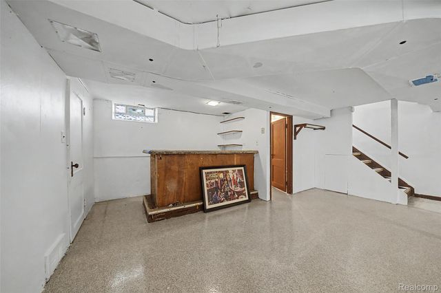 76 W Katherine Avenue, Madison Heights, MI 48071