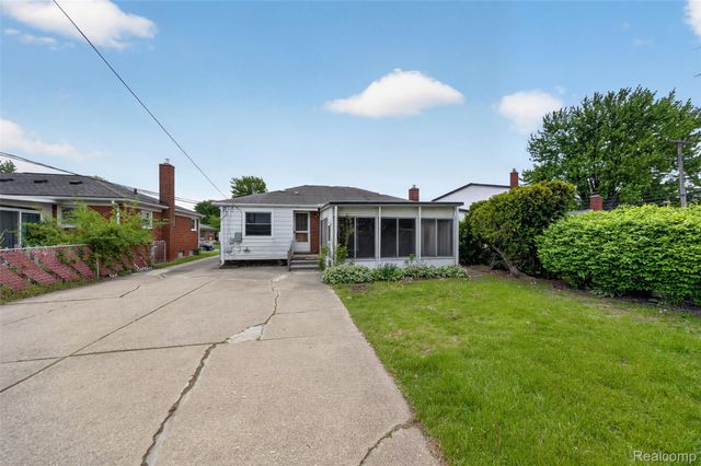 76 W Katherine Avenue, Madison Heights, MI 48071