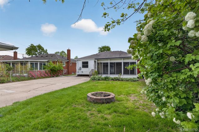 76 W Katherine Avenue, Madison Heights, MI 48071