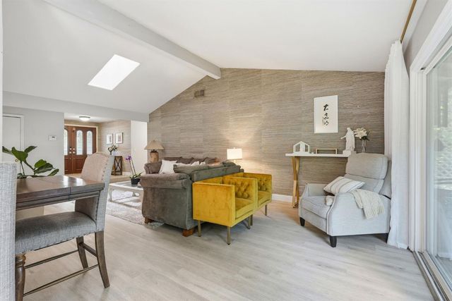 334 River Isle Way, Sacramento, CA 95831