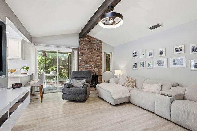 334 River Isle Way, Sacramento, CA 95831