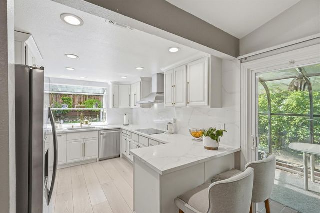 334 River Isle Way, Sacramento, CA 95831