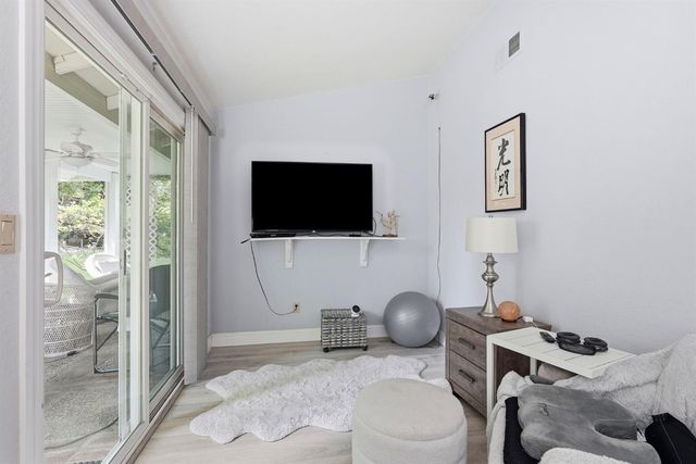 334 River Isle Way, Sacramento, CA 95831