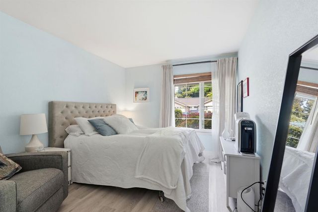 334 River Isle Way, Sacramento, CA 95831