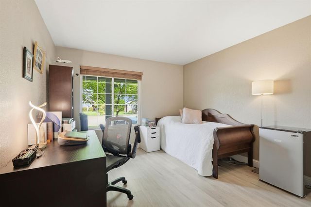 334 River Isle Way, Sacramento, CA 95831