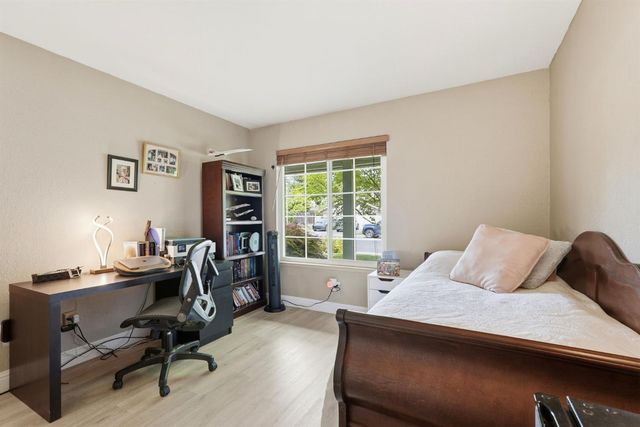 334 River Isle Way, Sacramento, CA 95831